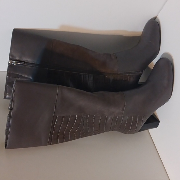 NEW IN BOX! Women's Grey Knee-High Boots Size 8M L@@K WOW! - Picture 2 of 16
